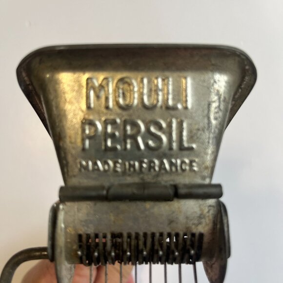 Vintage Kitchen Utensil / French Herb Mill / Mouli Persil Made in France - Picture 5 of 7